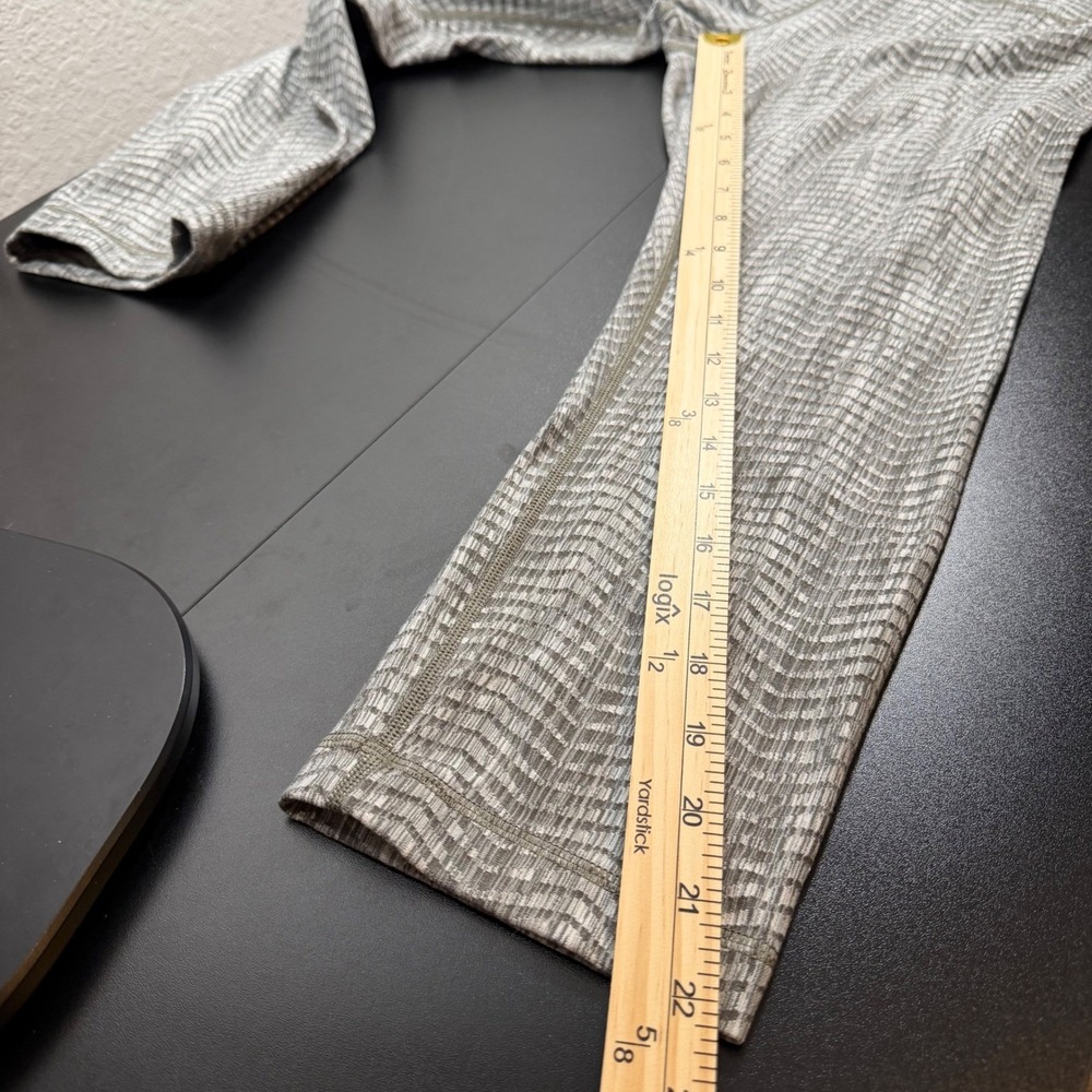 Lululemon High Rise Crop Leggings Grey White Geometric Print Size 10 - Picture 7 of 7